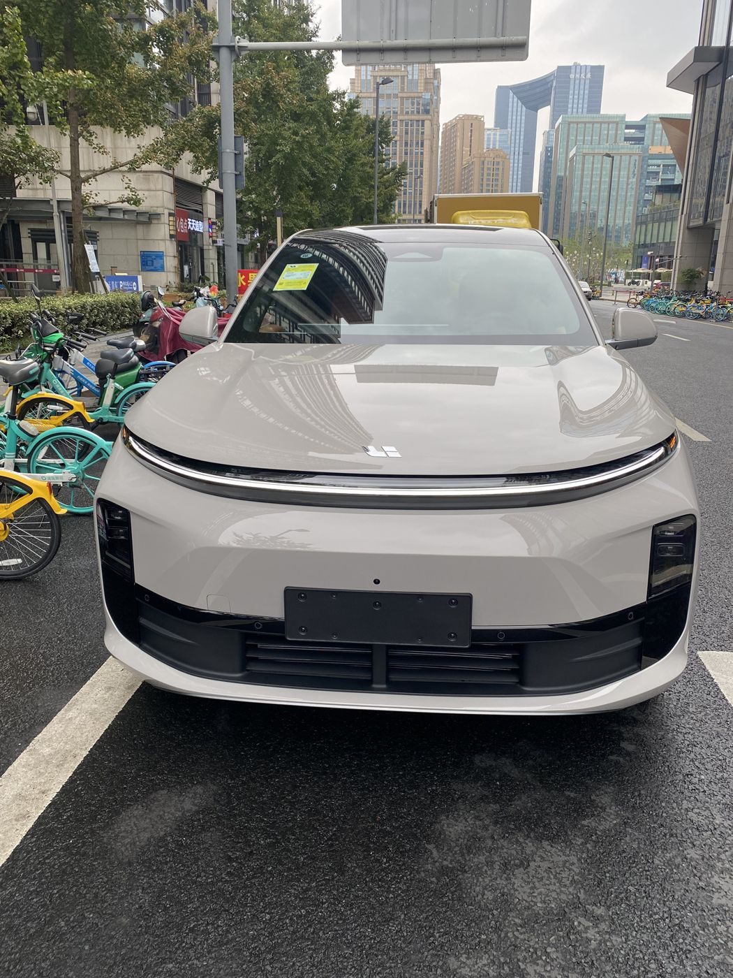 ng28南宫相信品牌力量 MEGA 高压纯电 MPV